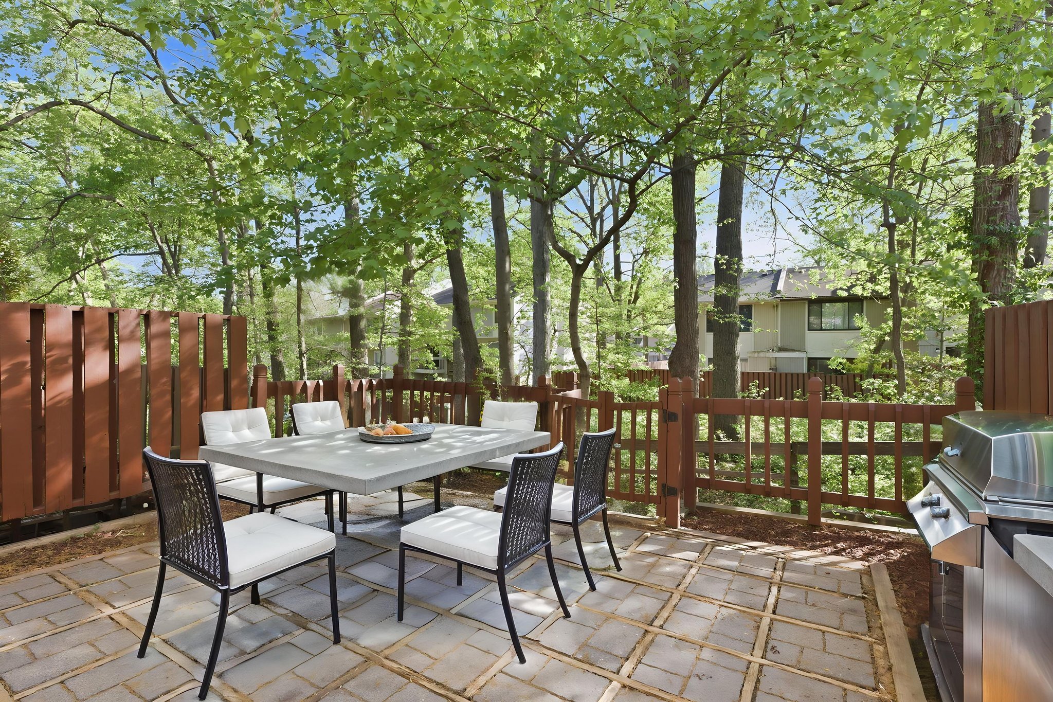 2369 Southgate Square, Reston, 20191-031 virtually staged.jpeg