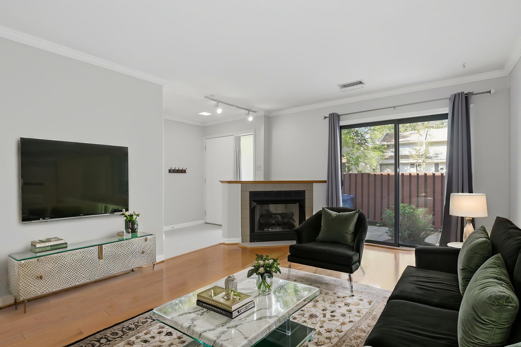 2369 Southgate Square, Reston, 20191-007 virtually staged.jpeg