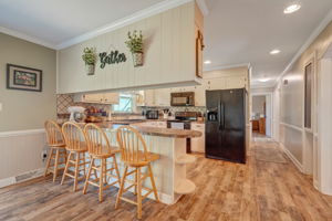 Kitchen/Breakfast Area