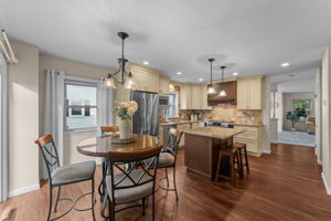 Kitchen and Breakfast Area