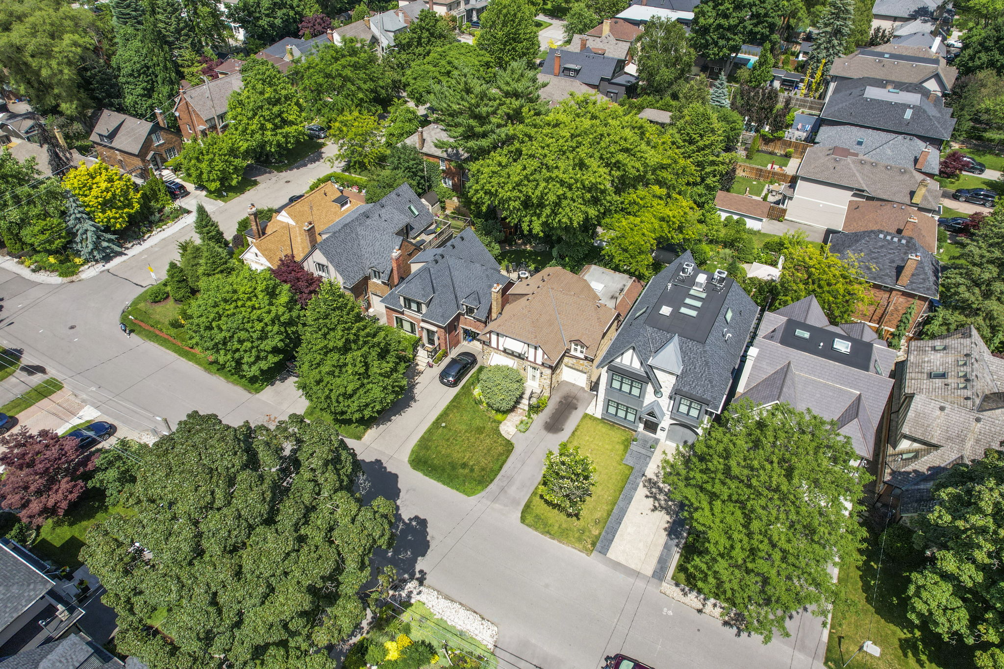237 Grenview Blvd S Toronto, ON M8Y 3V2