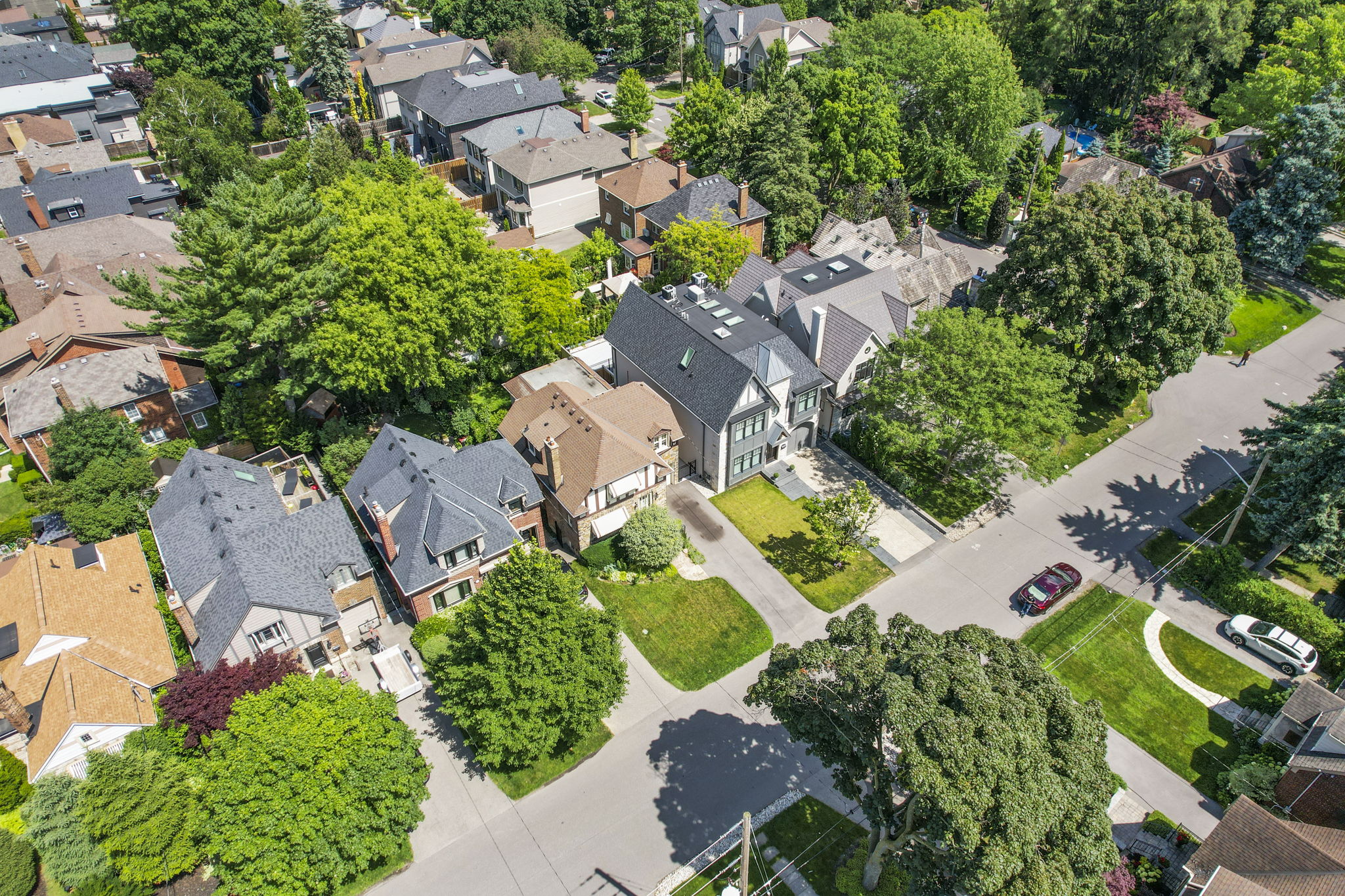 237 Grenview Blvd S Toronto, ON M8Y 3V2