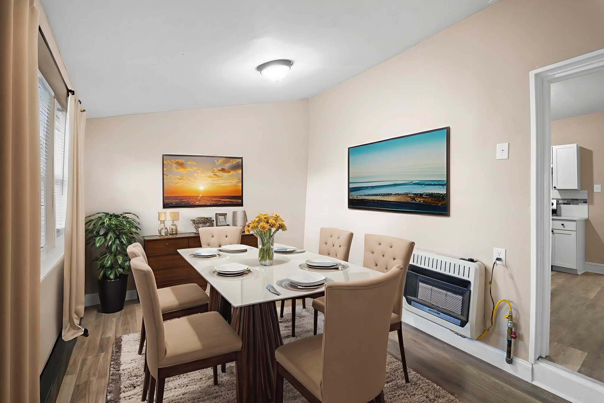 DSC08702 virtually staged.jpeg