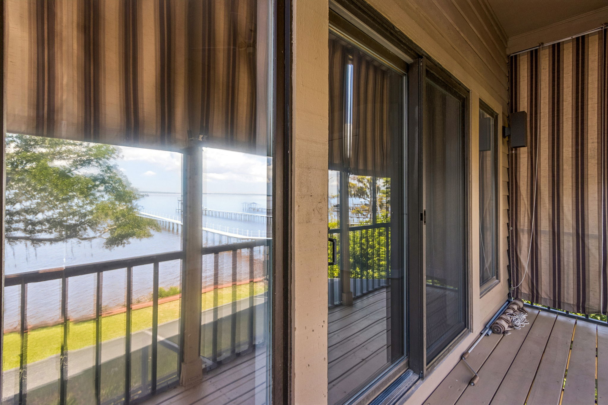 Screened-in Porch