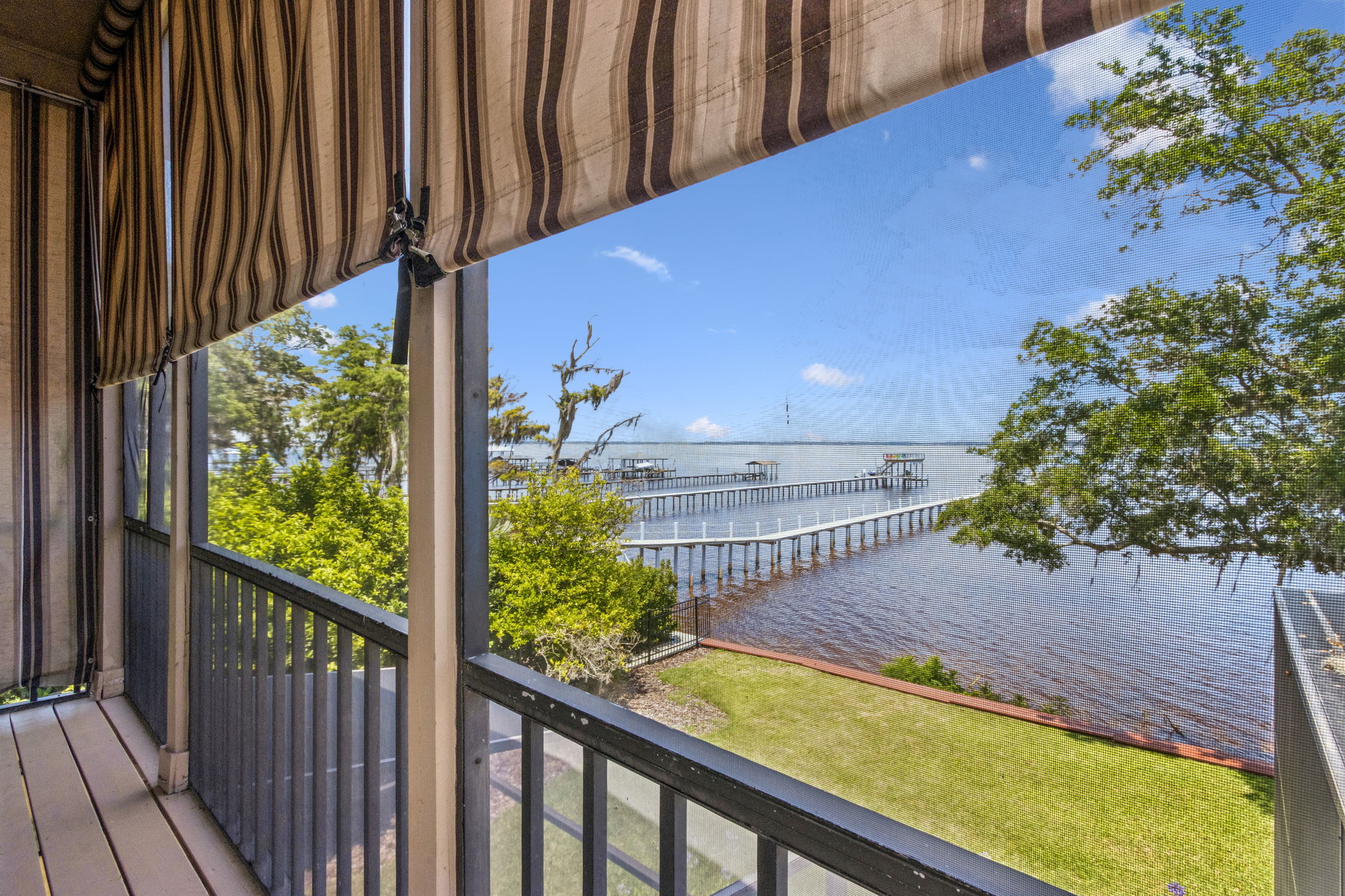Screened-in Porch