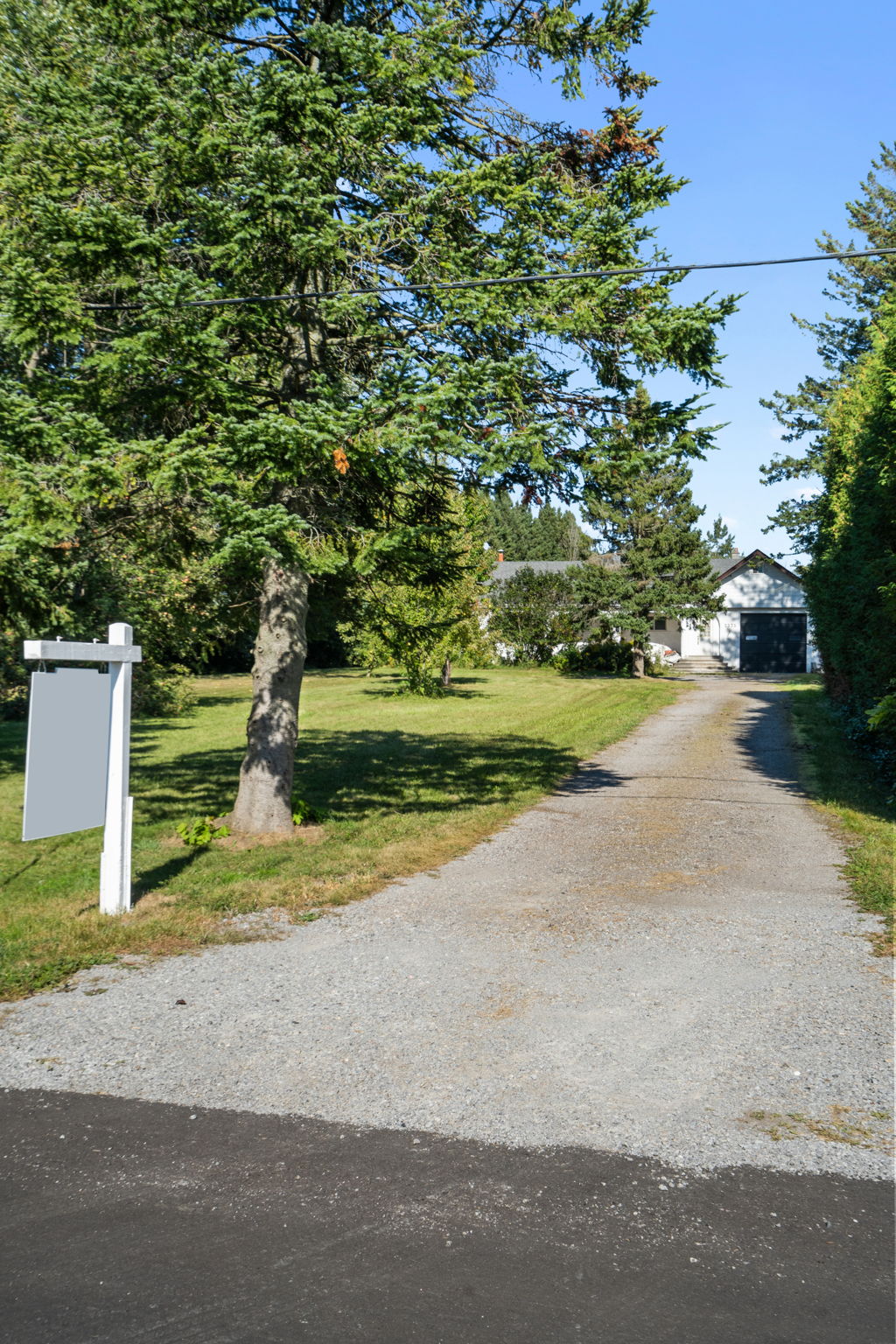 2375 Hancock Rd Courtice, ON L1E 2M3