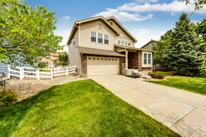 All you need to do is move in and make this your happy home!
