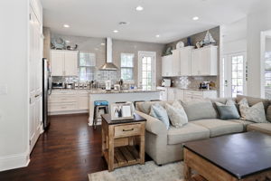 LR Kitchen - 495A9943 (1)