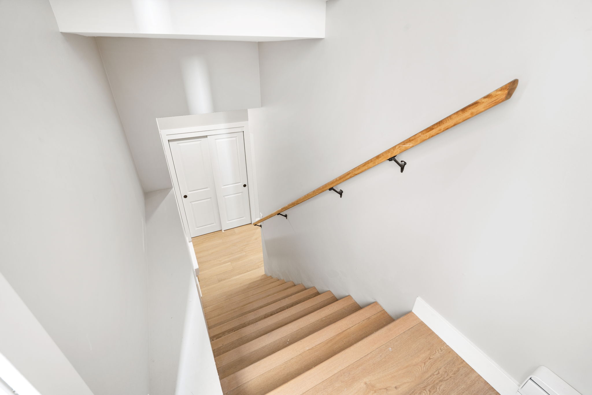 238 Collegiate St - Interior-21