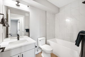 238 Collegiate St - Interior-17