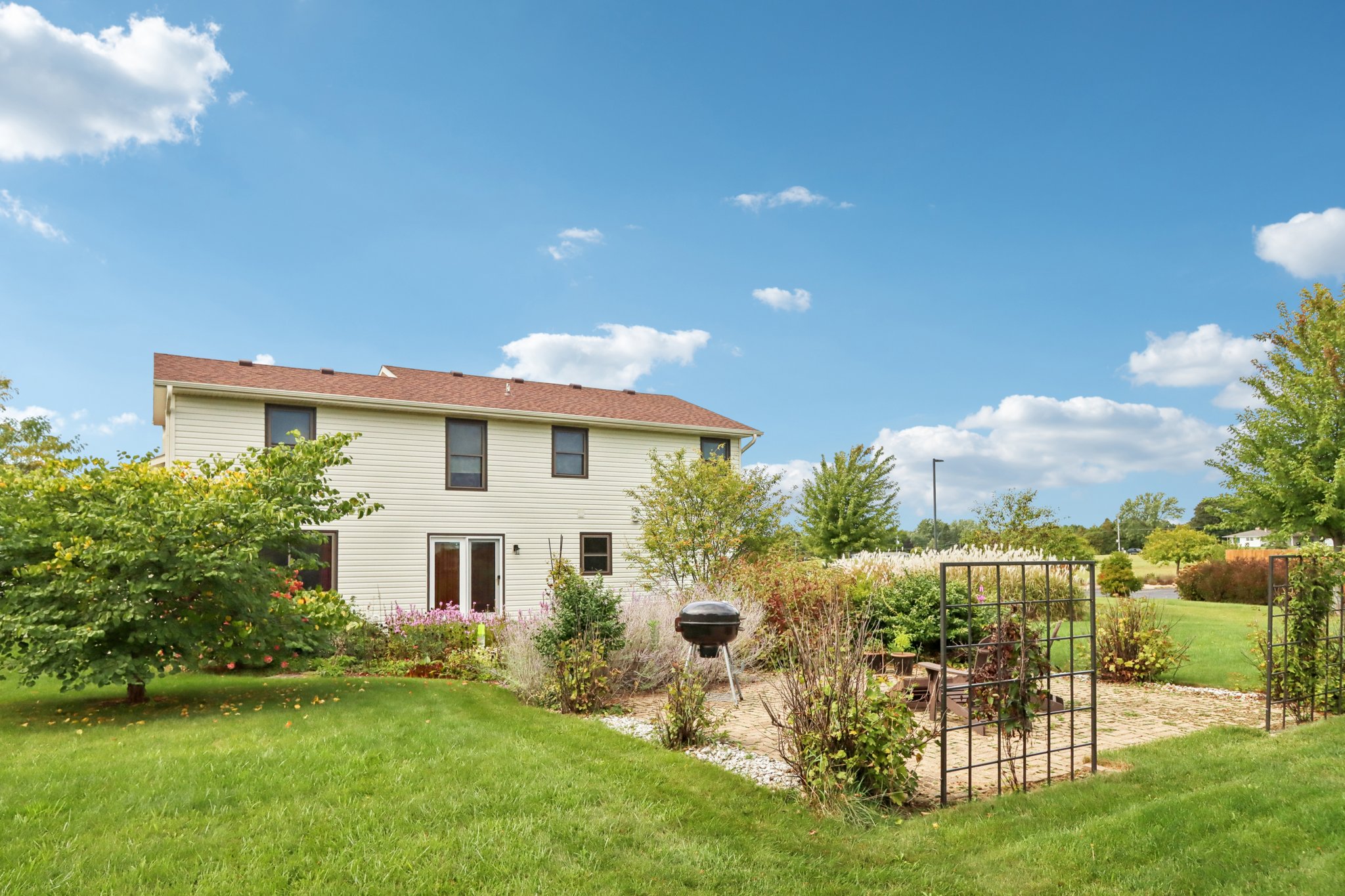Ridgeview Dr-S2309-054.jpg