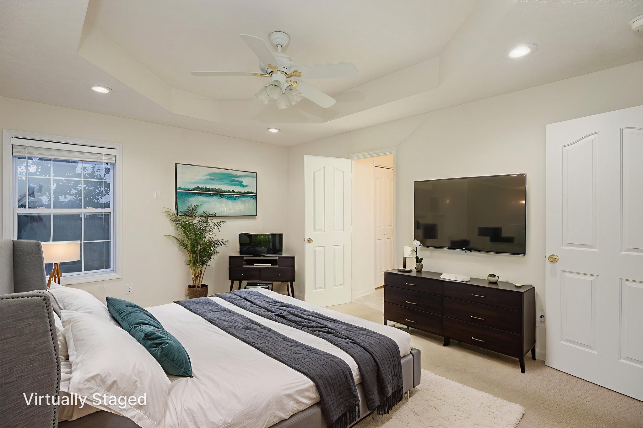 DSC_3354_enf virtually staged.jpeg