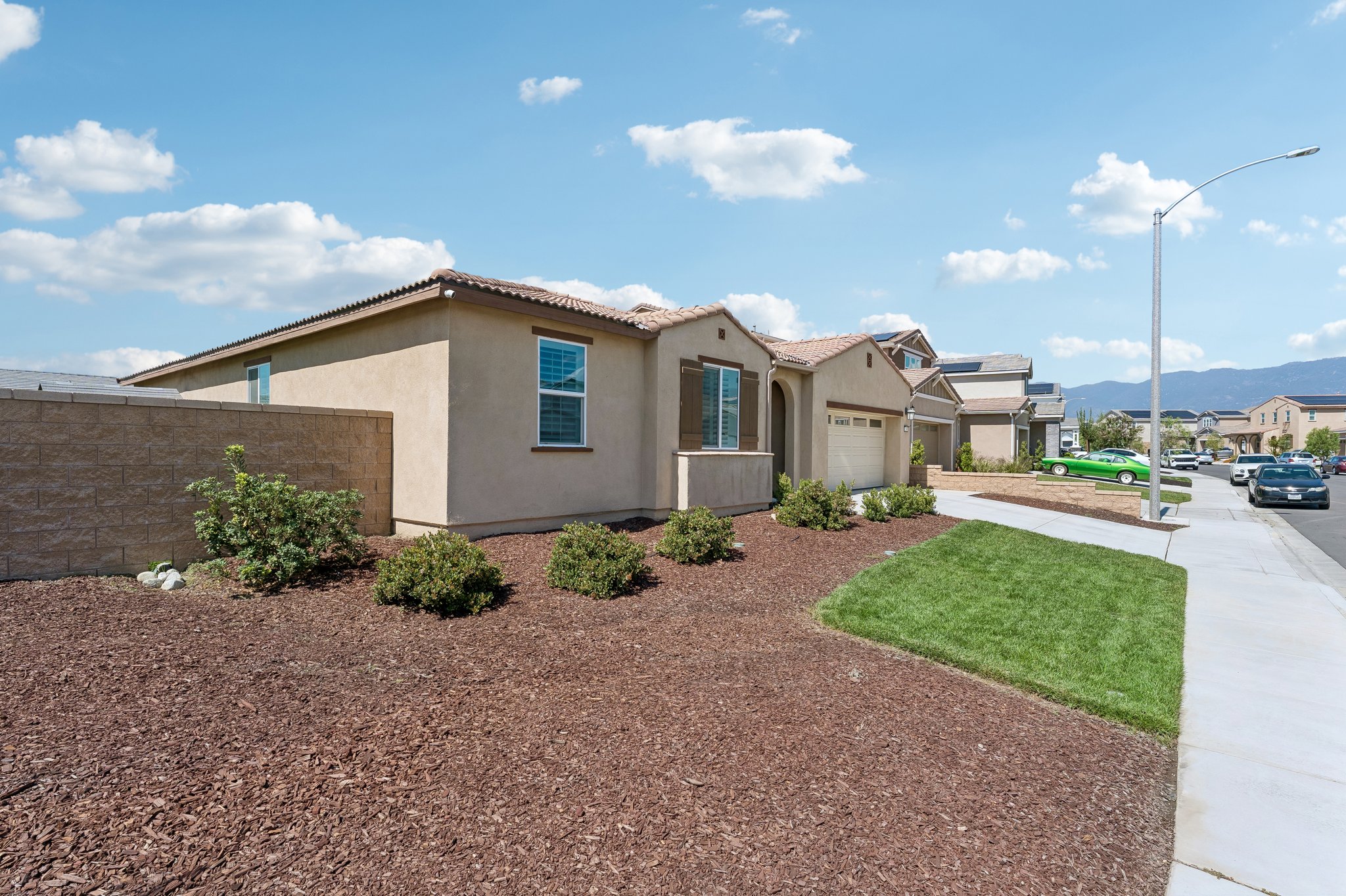 Crater Ave-S2609-003.jpg