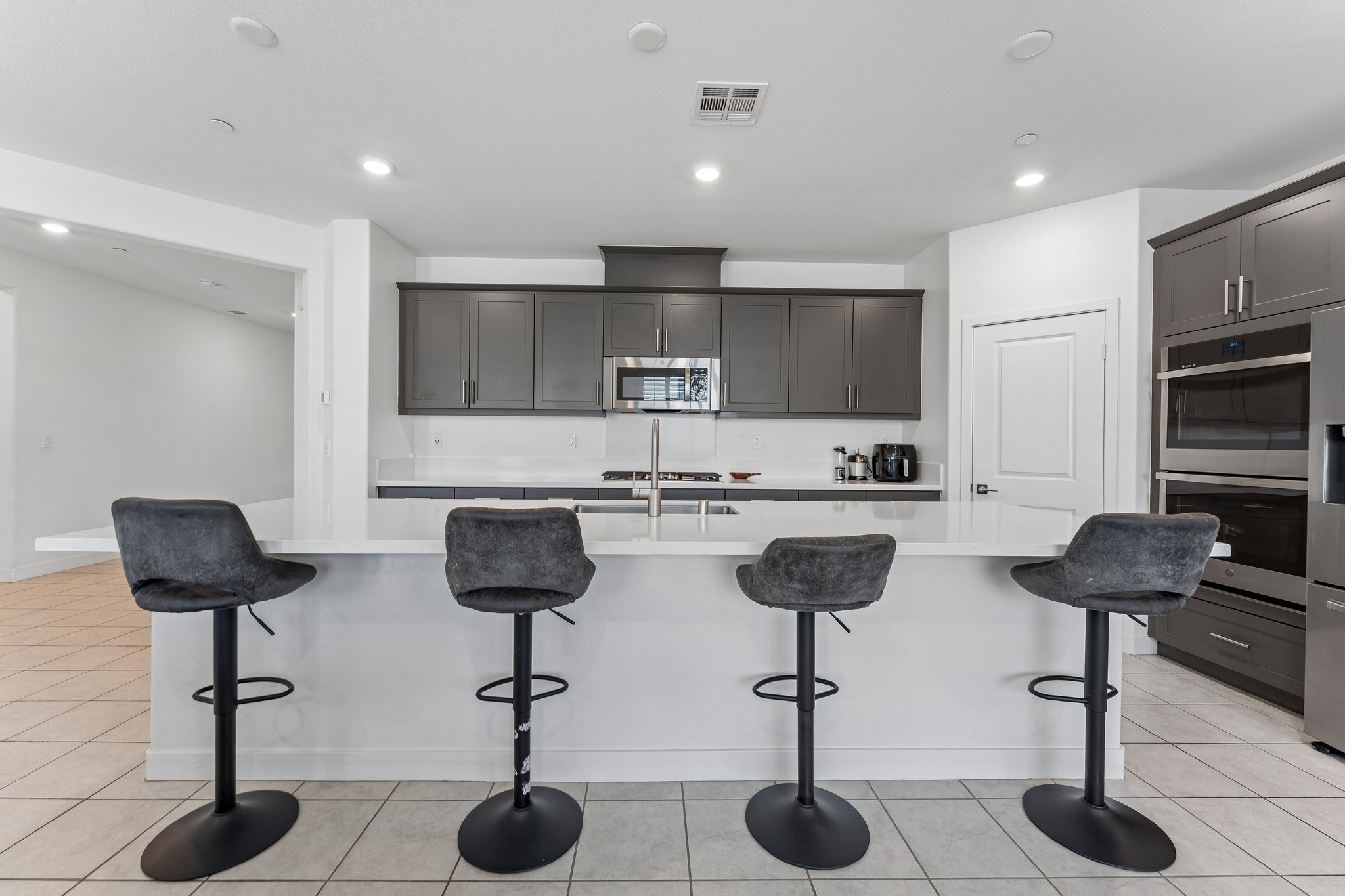 Crater Ave-S2609-014.jpg