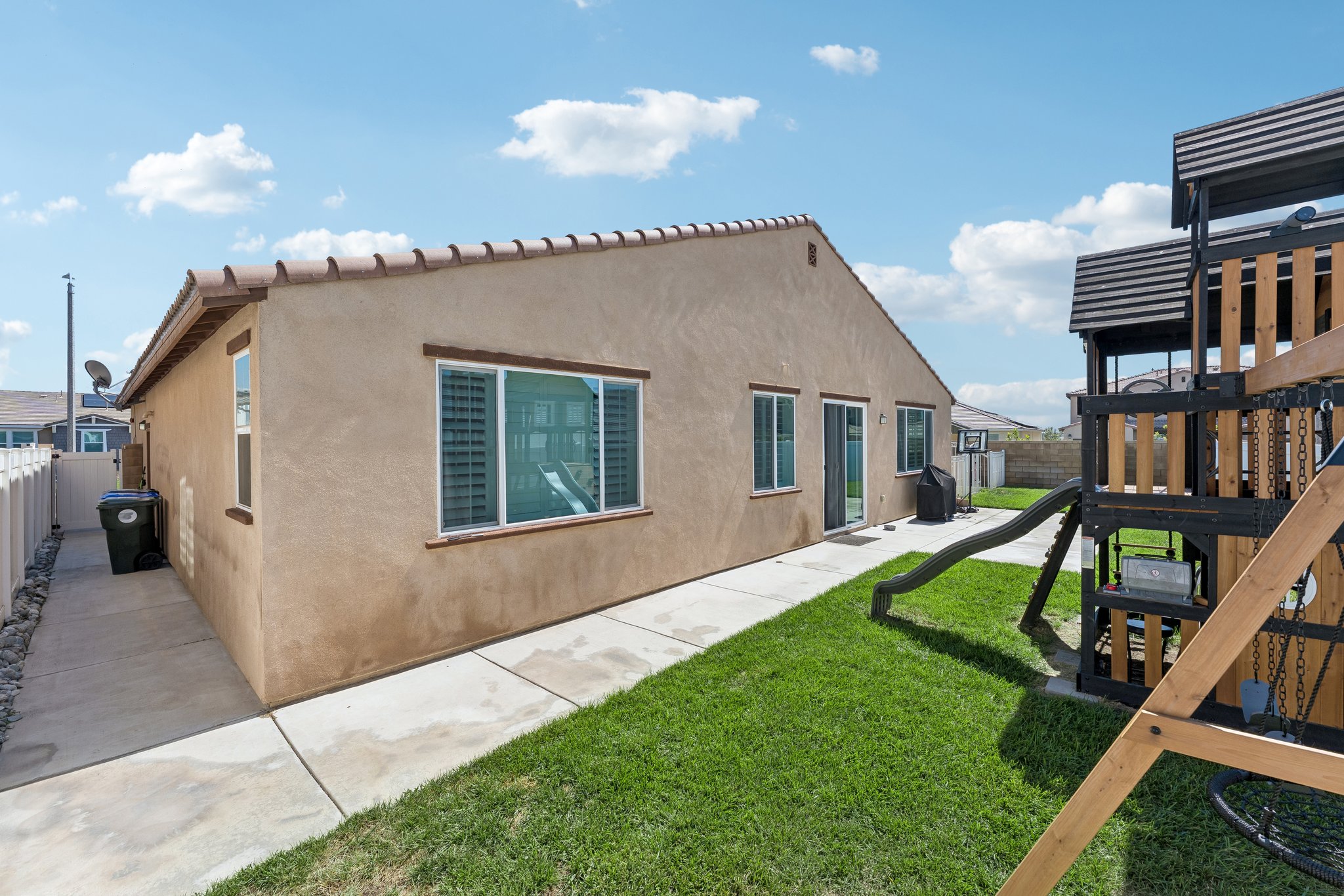 Crater Ave-S2609-043.jpg