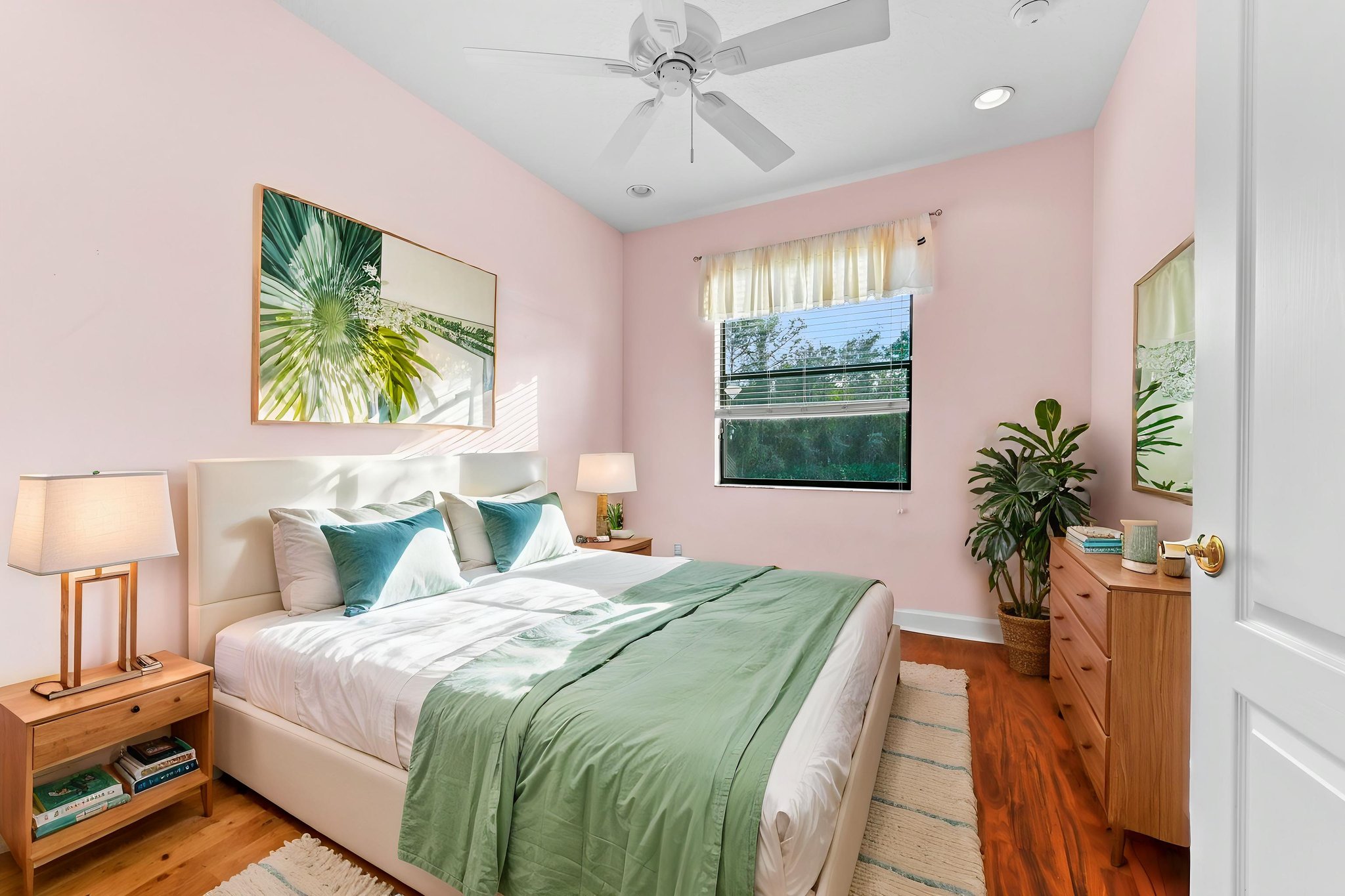 DSC_9508 virtually staged.jpeg