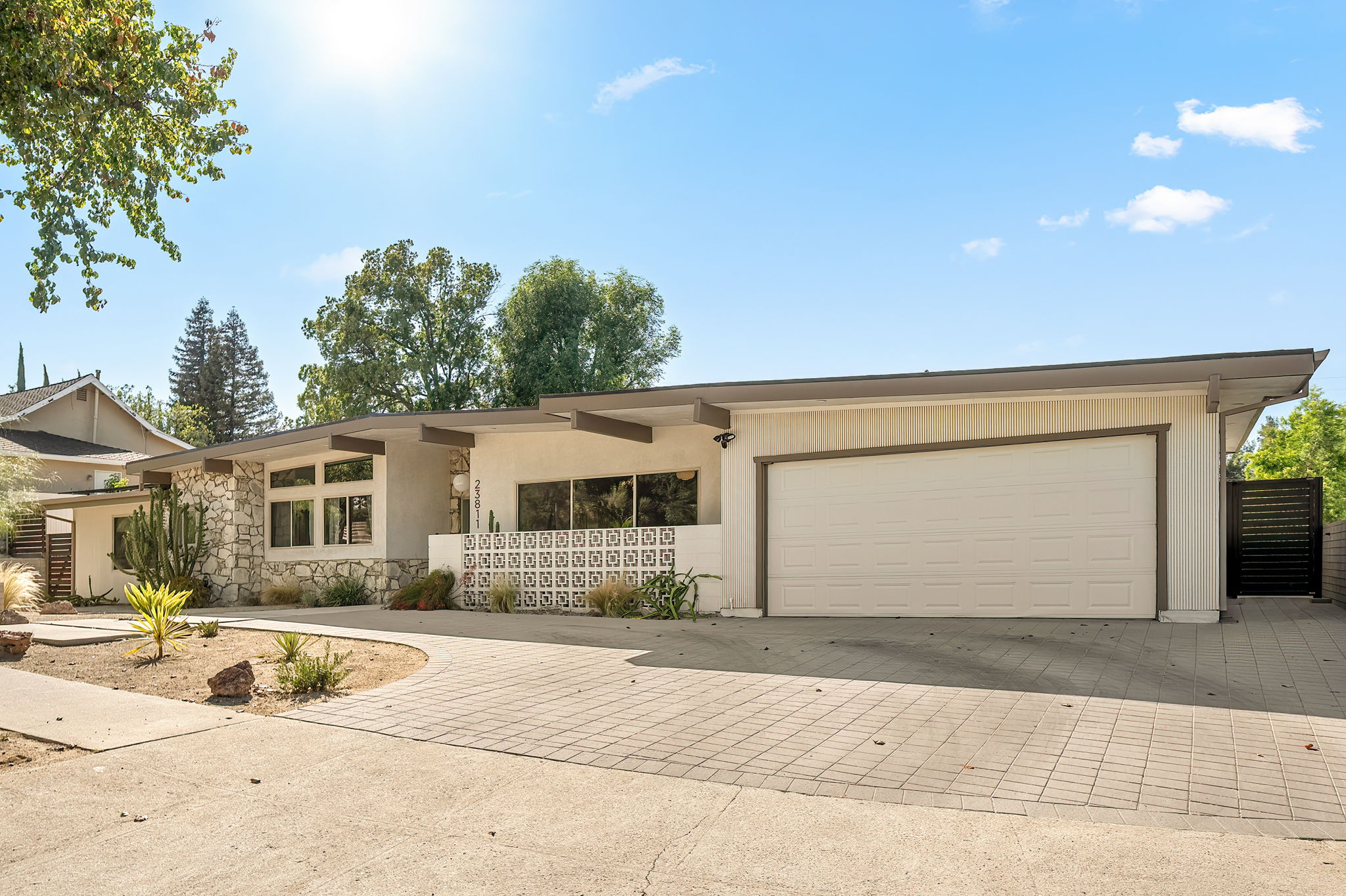 23811 Berdon Street-3