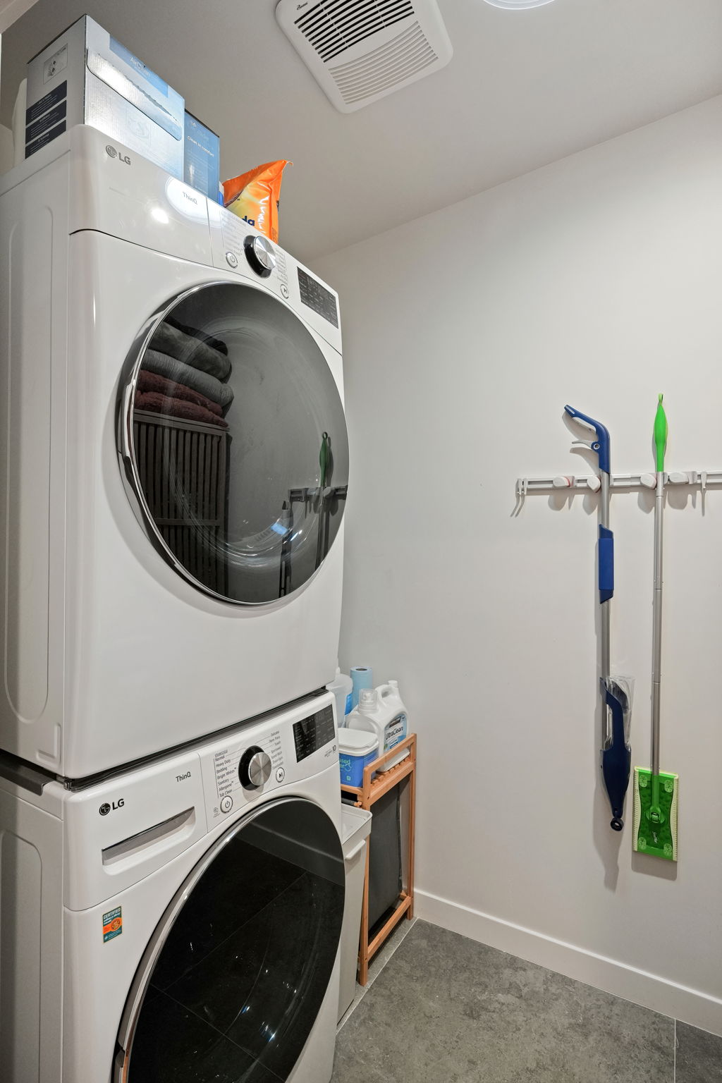23811 Berdon Street-33