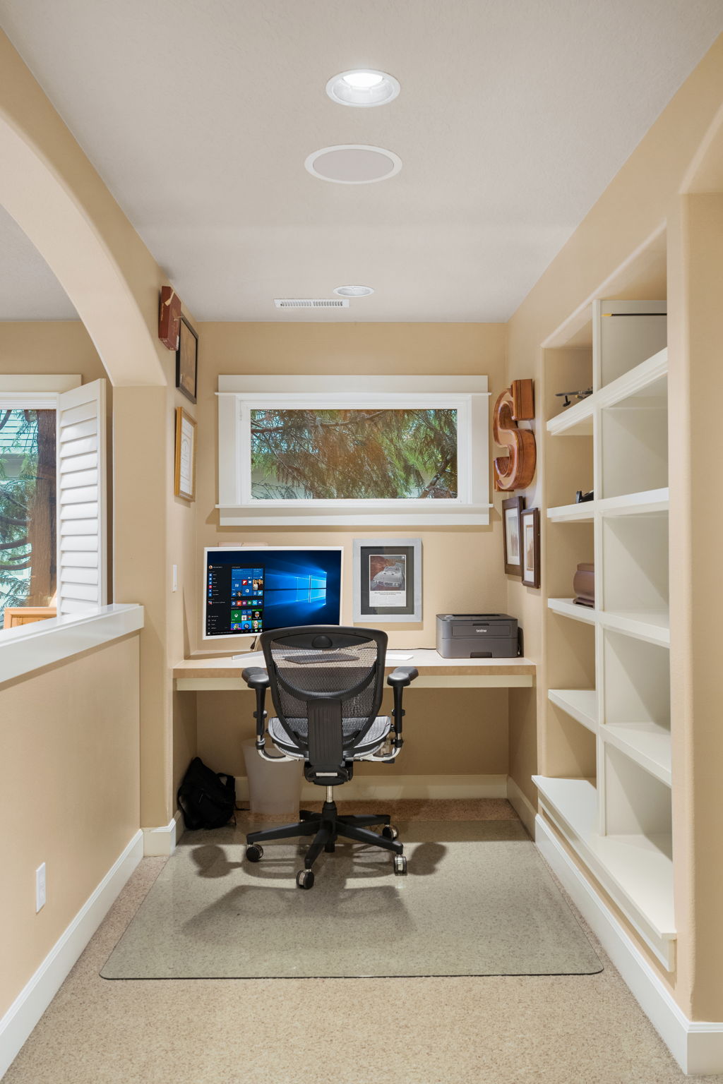 Office/Desk nook - Upper level