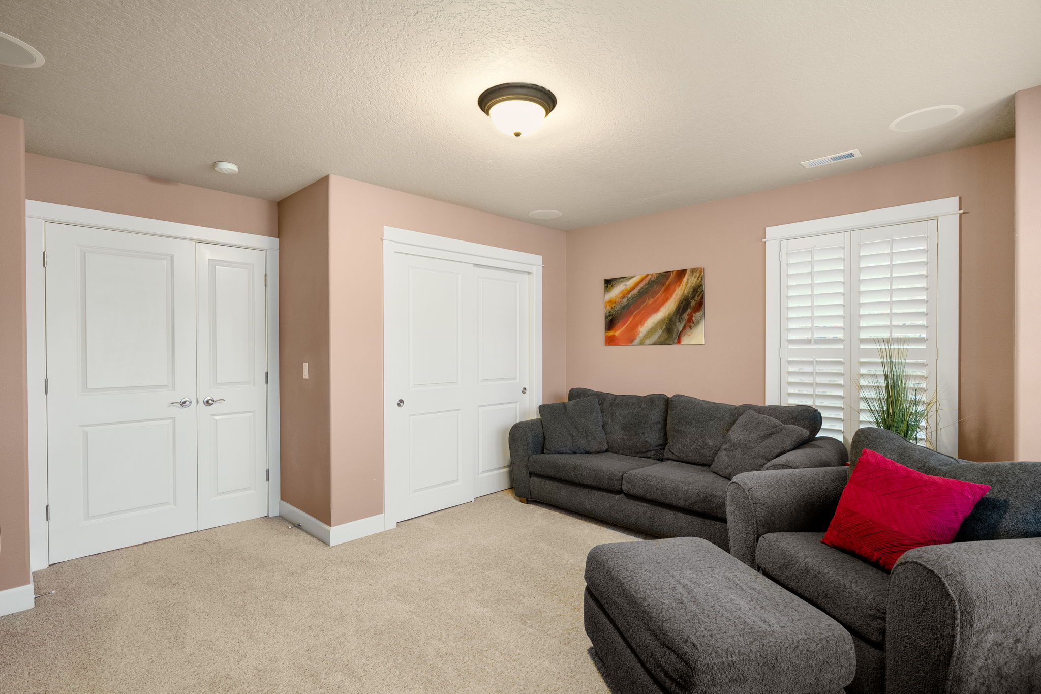 Bonus room w/ closet - Upper level