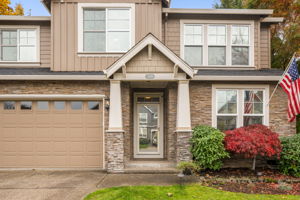 Front Porch/Entrance