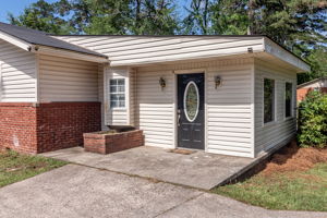 Front Porch/Entrance