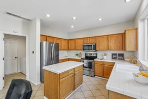 NE 13th Way-S3004-019.jpg