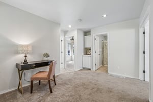 NE 13th Way-S3004-032.jpg