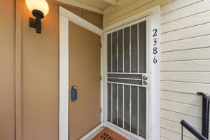 005_F8_2386 Balme Dr