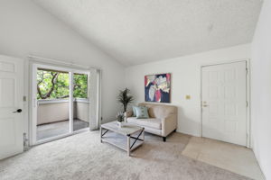 007_F8_2386 Balme Dr