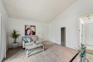 008_F8_2386 Balme Dr