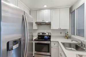 014_F8_2386 Balme Dr