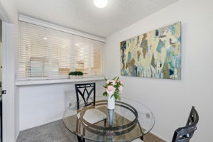 018_F8_2386 Balme Dr