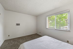 022_F8_2386 Balme Dr