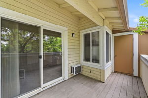 026_F8_2386 Balme Dr