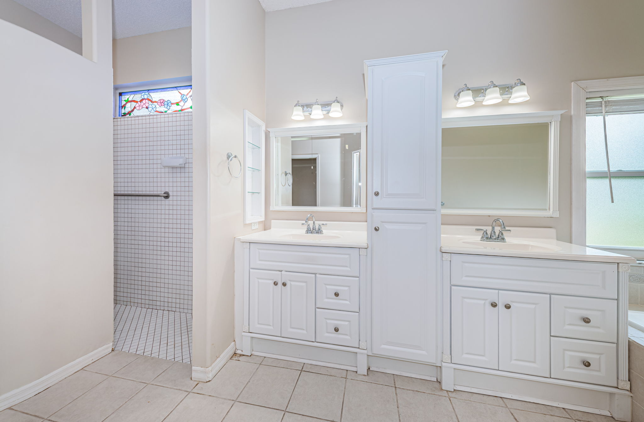 Master Bathroom1b