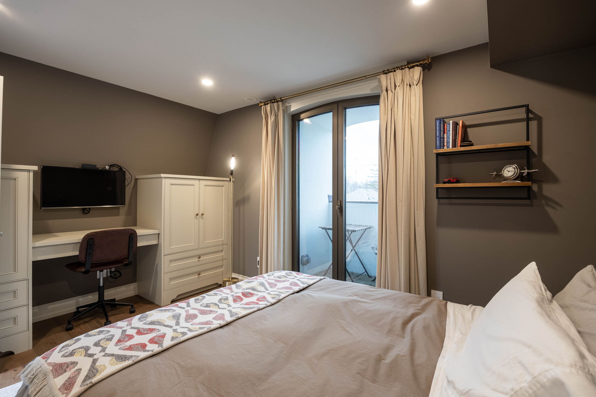 Toronto property showcase — delivered property photograph 41