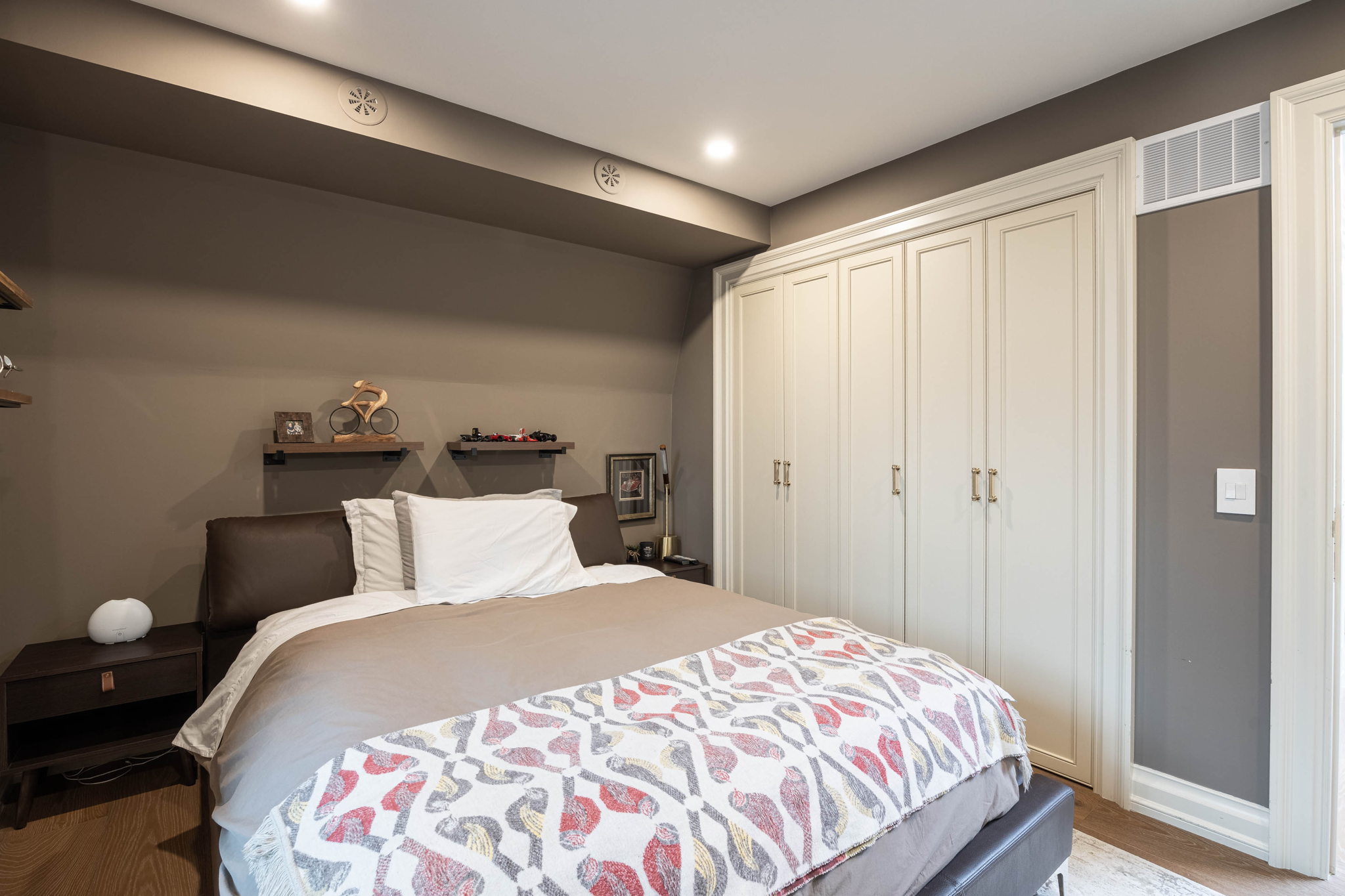 Toronto property showcase — delivered property photograph 42