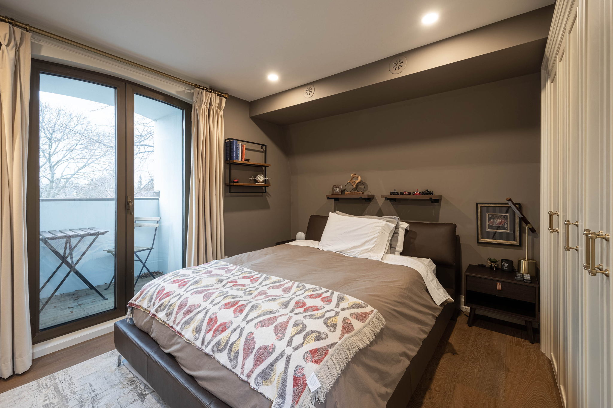 Toronto property showcase — delivered property photograph 40