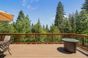 https://cdn.aryeo.com/listings/239-e-jeffrey-pine-rd-reno-nv-89511-8030701/resized/thumbnail/thumbnail-018fede9-672b-7342-91ef-0e8253bef2fd.jpeg