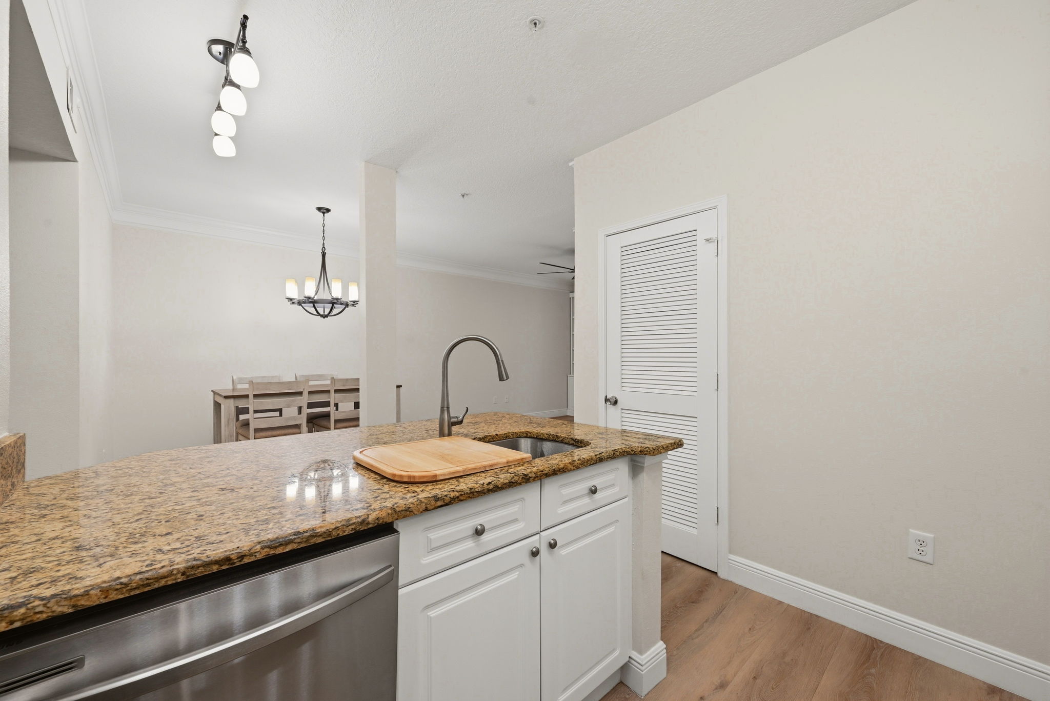 Fully Equipped Kitchen with Stainless Steel Appliances