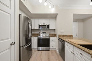 Fully Equipped Kitchen with Stainless Steel Appliances