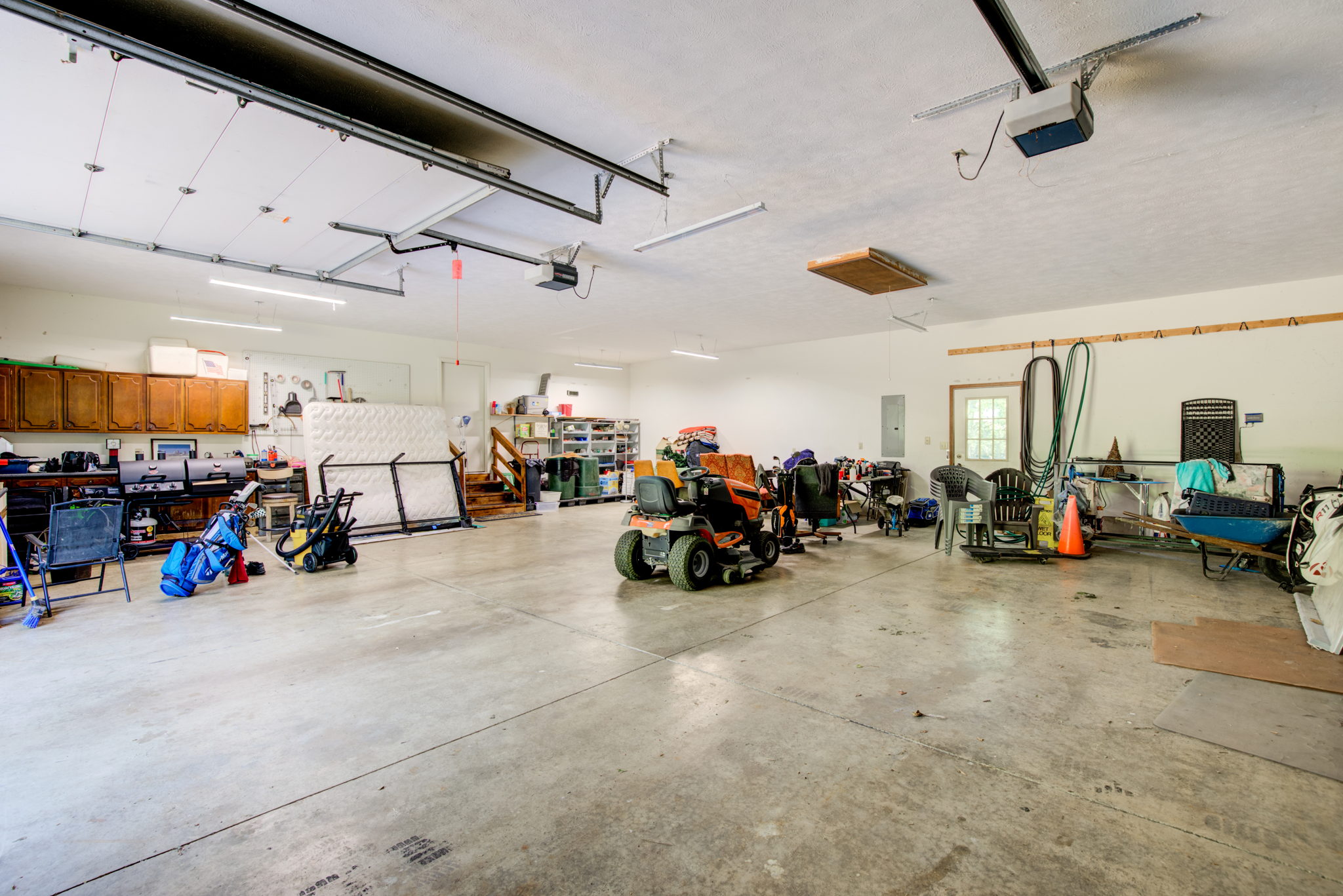 28 Garage Interior