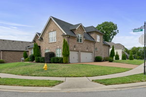 239 Scarsdale Dr N, Hendersonville, TN 37075, USA Photo 1