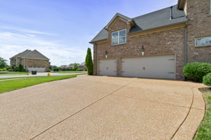 239 Scarsdale Dr N, Hendersonville, TN 37075, USA Photo 3
