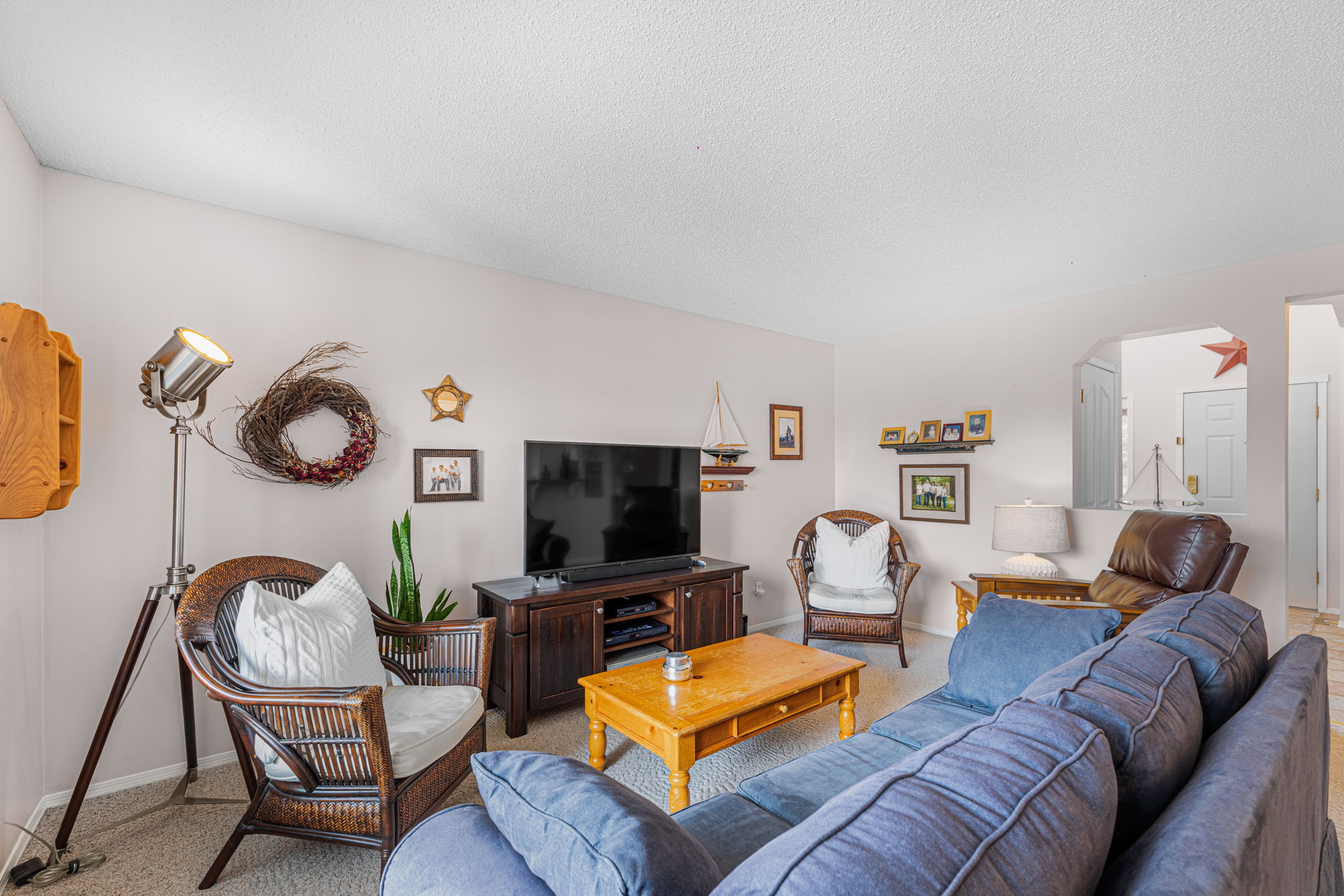239 Somerglen Rd SW, Calgary, AB T2Y 3V5, Canada Photo 12
