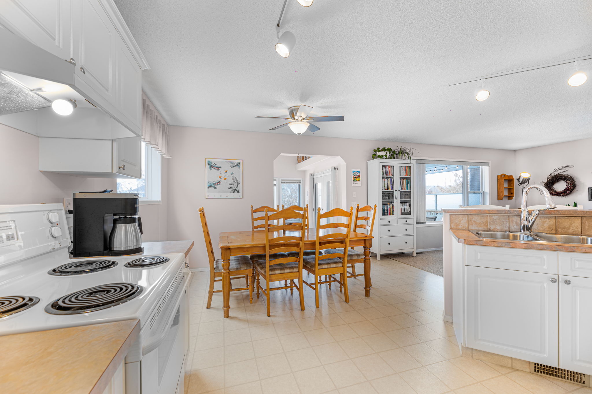 239 Somerglen Rd SW, Calgary, AB T2Y 3V5, Canada Photo 18