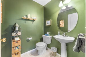 239 Somerglen Rd SW, Calgary, AB T2Y 3V5, Canada Photo 8
