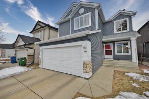239 Somerglen Rd SW, Calgary, AB T2Y 3V5, Canada Photo 3