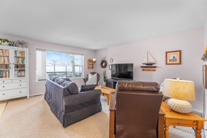 239 Somerglen Rd SW, Calgary, AB T2Y 3V5, Canada Photo 10
